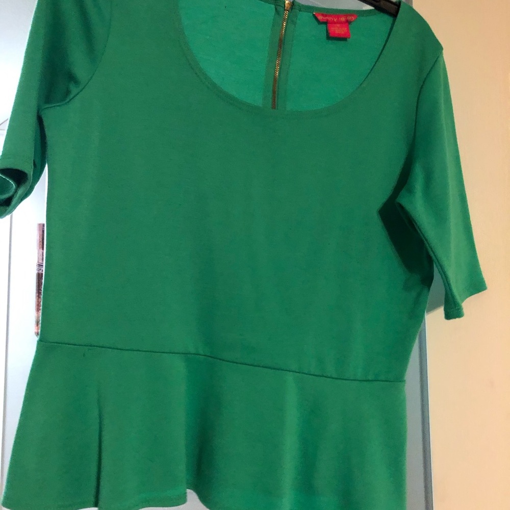 Ladies M green peplum top
